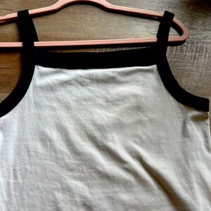 Universal Thread Monochrome Tank